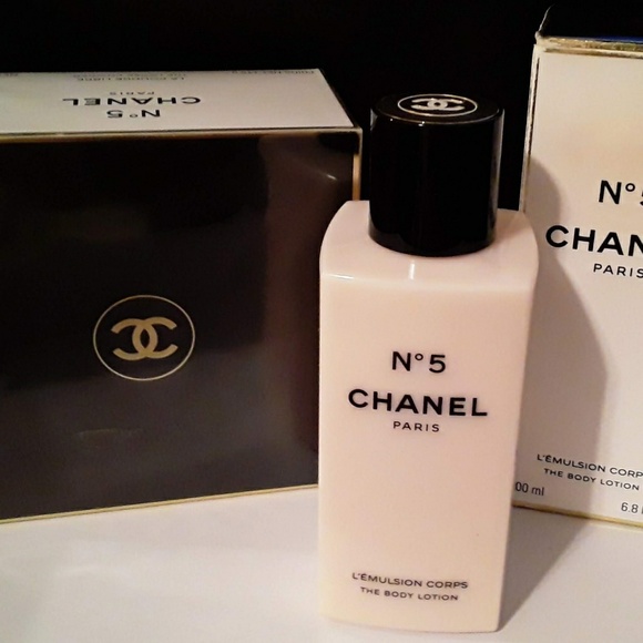 chanel number 5 body powder